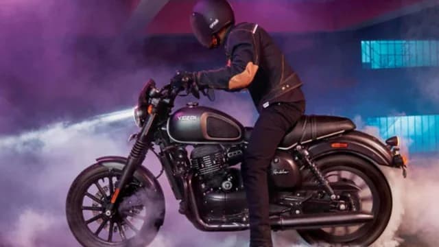 2025 Yezdi Roadster Debuts in India at ₹2.10 Lakh