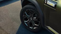 45.72 cm (18") “adventure” black alloy wheels