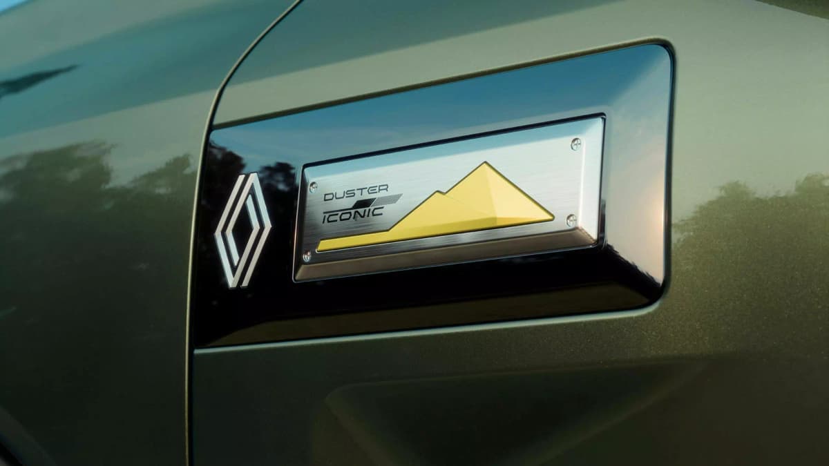 Himalayan-inspired side embellisher