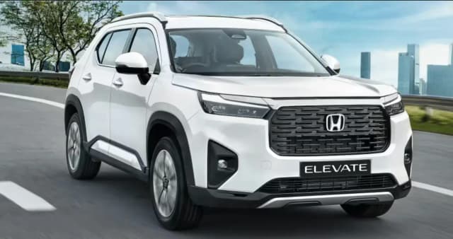 Best Automatic Car Under ₹25 Lakh in Bengaluru: Toyota Hyryder vs Honda Elevate