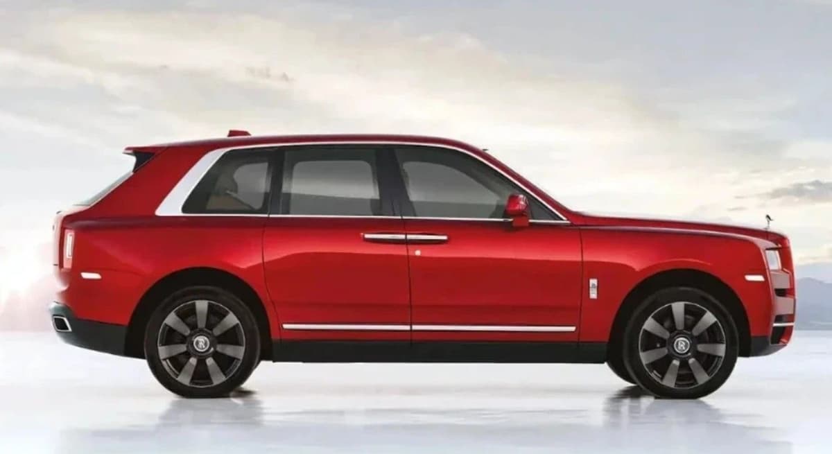 Rolls-Royce Electric SUV Set for 2026 Debut
