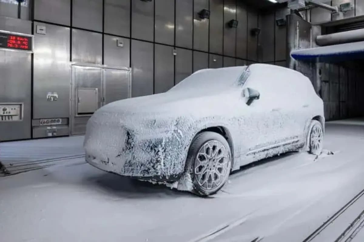 New-Gen Mercedes GLB Interior Revealed Ahead of Global Debut