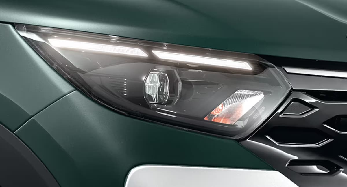 Signature LED Headlamp with integrated LED DRLs